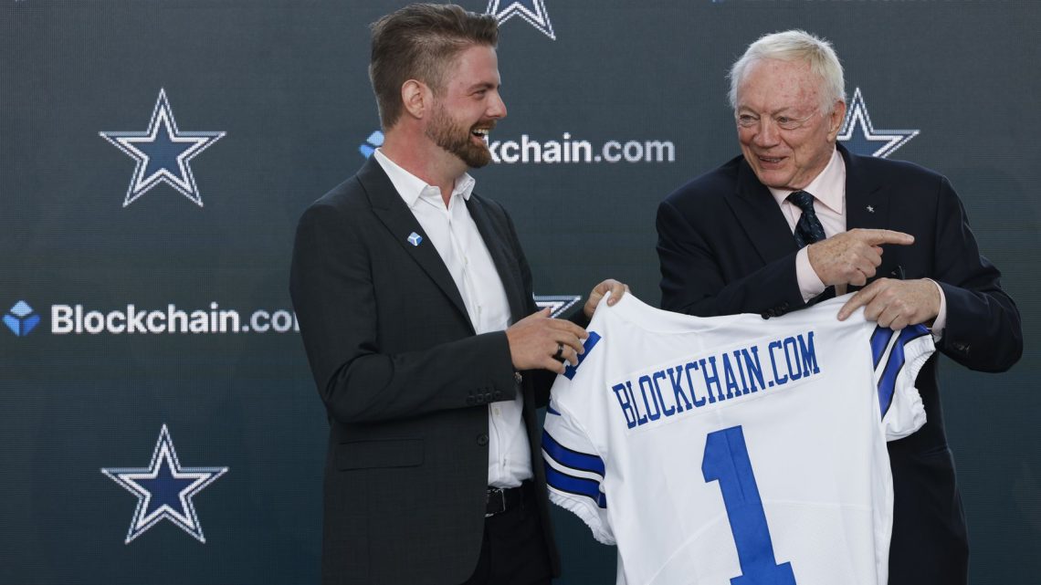 Dallas Cowboys' partnership with Blockchain.com signals more mainstream  crypto exposure